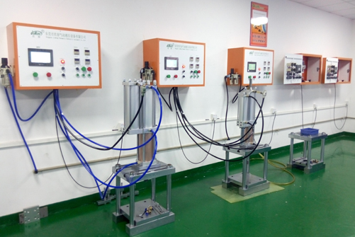 玖容增壓缸成品、氣動(dòng)設(shè)備測試車間