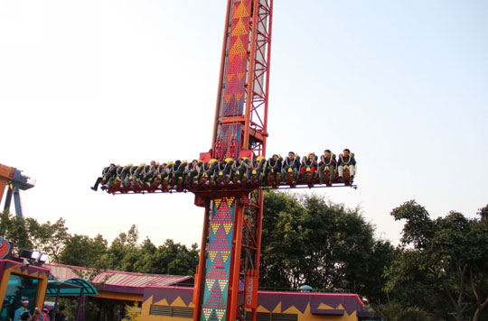 東莞玖容增壓缸公司“廣州長(zhǎng)隆一日游”：歡樂跳跳